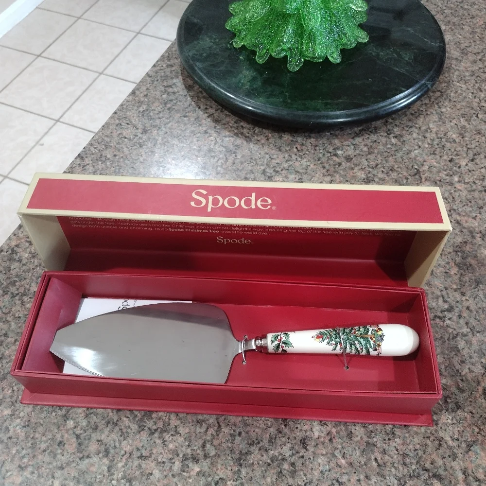 NWT Spode Christmas Tree Cake Slice